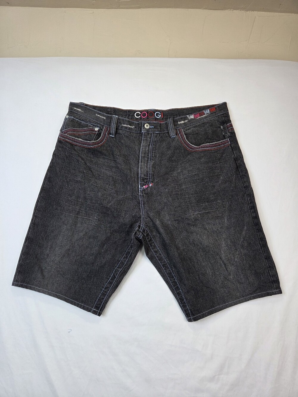 COOGI Men's Black Denim Shorts W44 L35 Y2K Streetwear Embroidered Logo Cotton